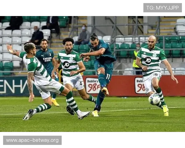 谈球吧：足球比赛中的关键时刻分析，提升比赛决策与应变能力